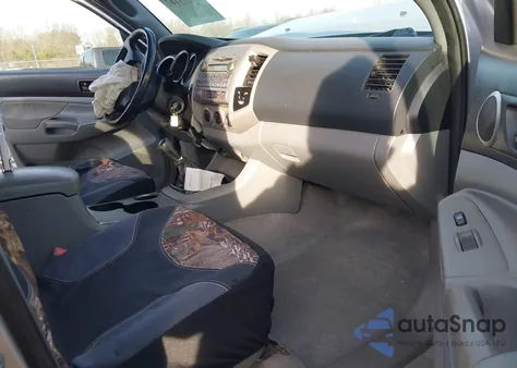 2005 Toyota Tacoma Base V6 z USA, uszkodzony, nr VIN 5TEUU42N65Z073953